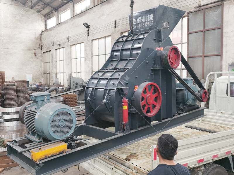 SCF800*800雙級粉碎機兩臺發(fā)往廣西南寧破碎鐵礦