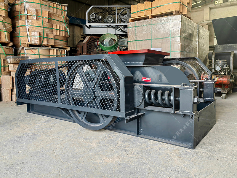 2pg400-400對輥破碎機發(fā)往廣東破碎石英砂