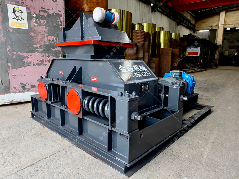 750X500對輥破碎機(jī)發(fā)貨圖片