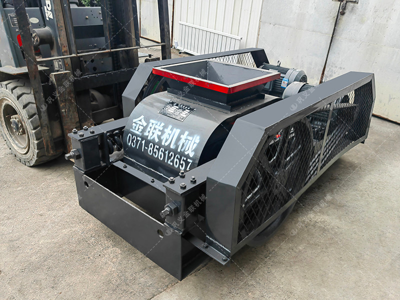 小型400x400對(duì)輥破碎機(jī) 破碎機(jī)生產(chǎn)線發(fā)往非洲馬達(dá)加斯加