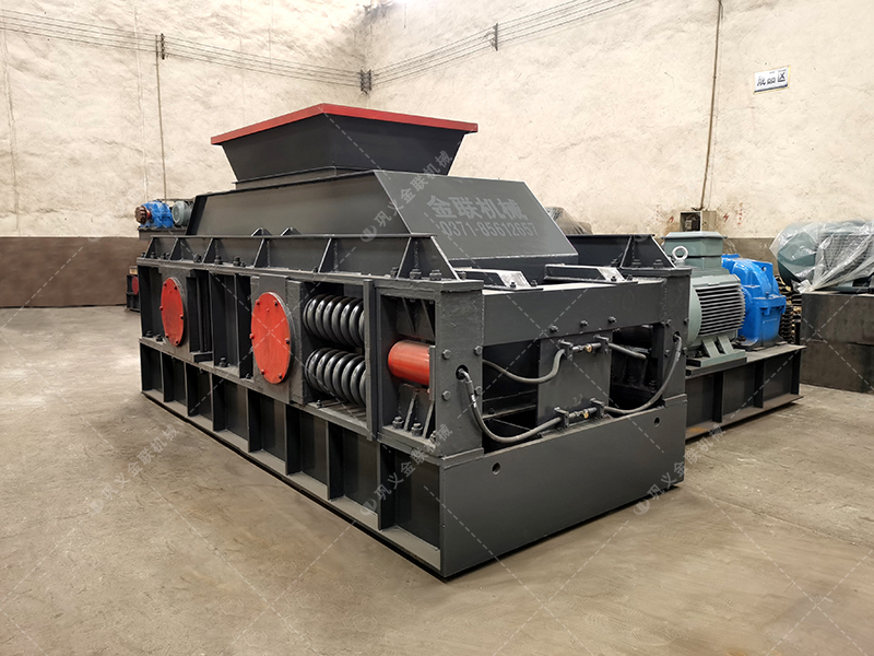 時(shí)產(chǎn)100噸瓜米石對(duì)輥制砂機(jī)有哪些型號(hào)？?jī)r(jià)格多少？