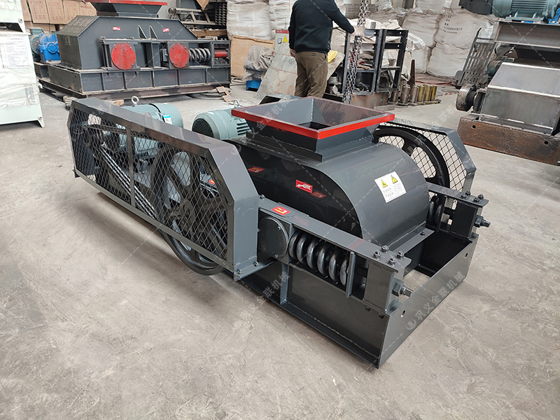 破碎石膏原礦料的雙齒輥破碎機(jī)廠家如何選擇？