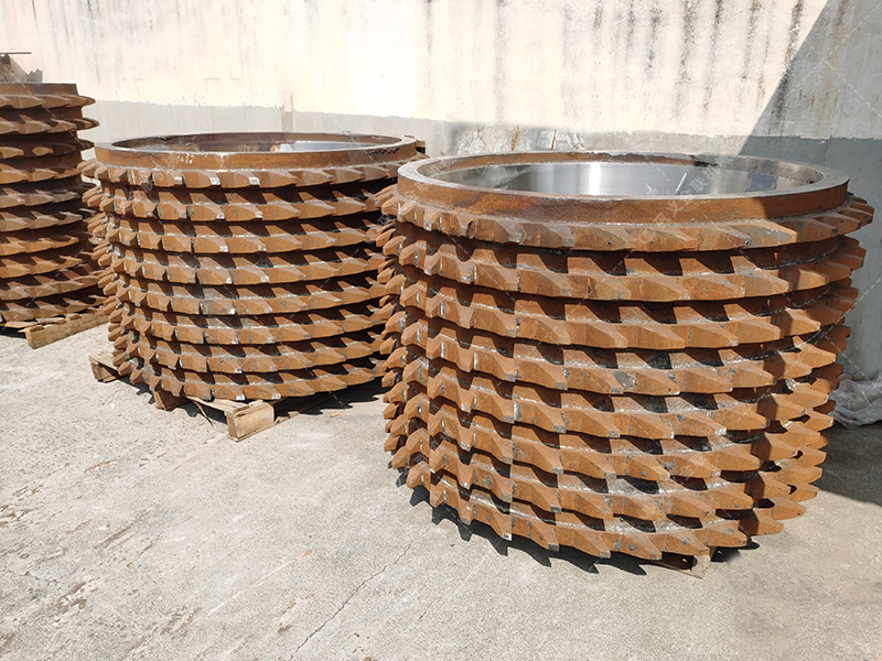 狼牙破碎機(jī)是什么設(shè)備？在哪些行業(yè)中有廣泛應(yīng)用？