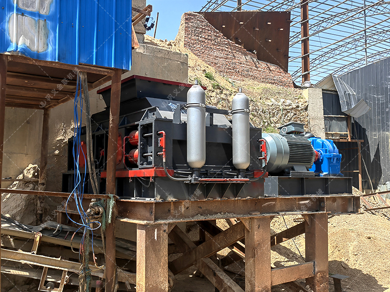 價(jià)格迷霧：影響一臺(tái)液壓對輥制砂機(jī)成本的四大核心因素